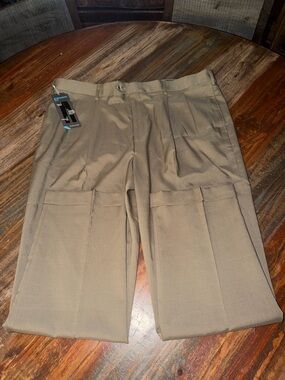 Brand New size 40x30 Savane Men's Pleated Dress Pants in Khaki Brown